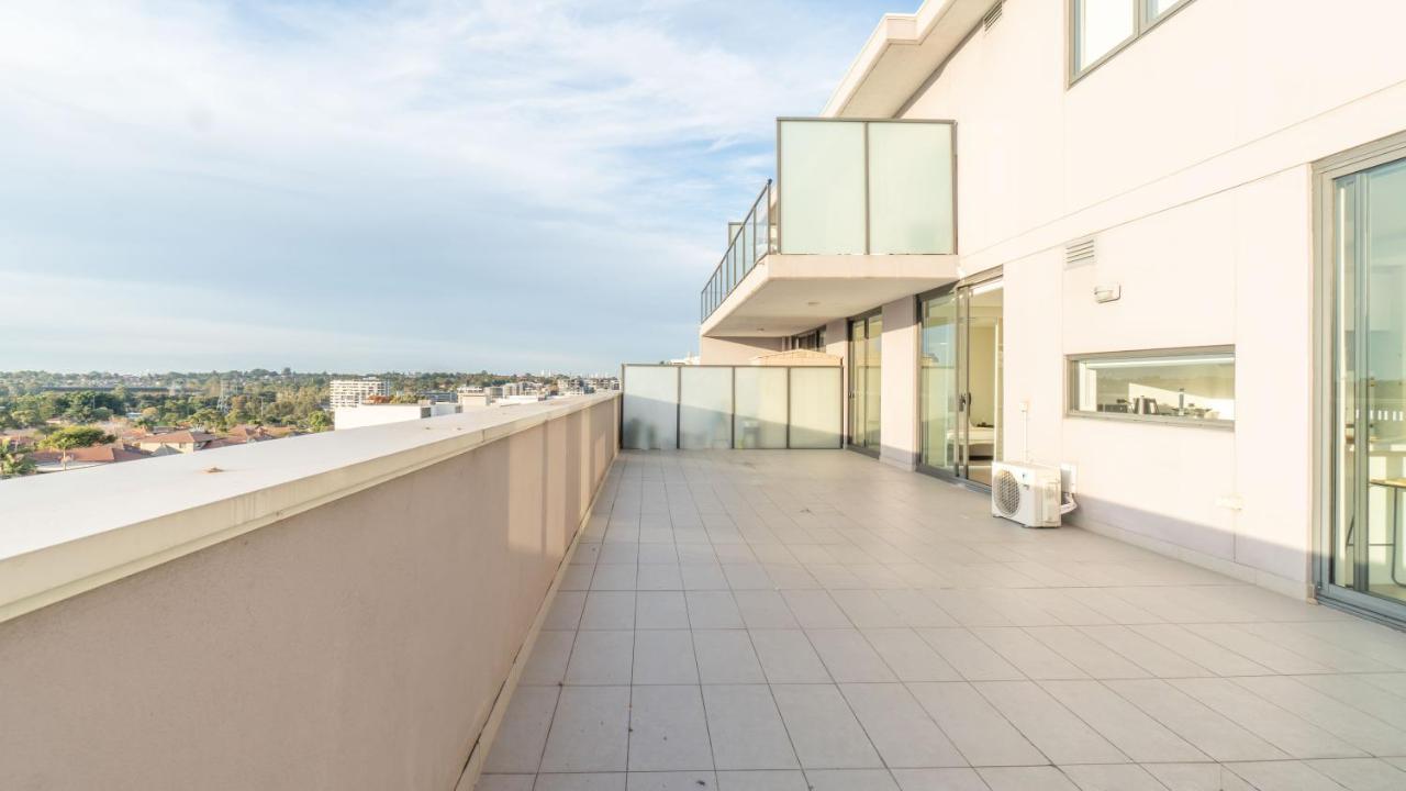 Canterbury Charm Sky View Free Parking Apartment